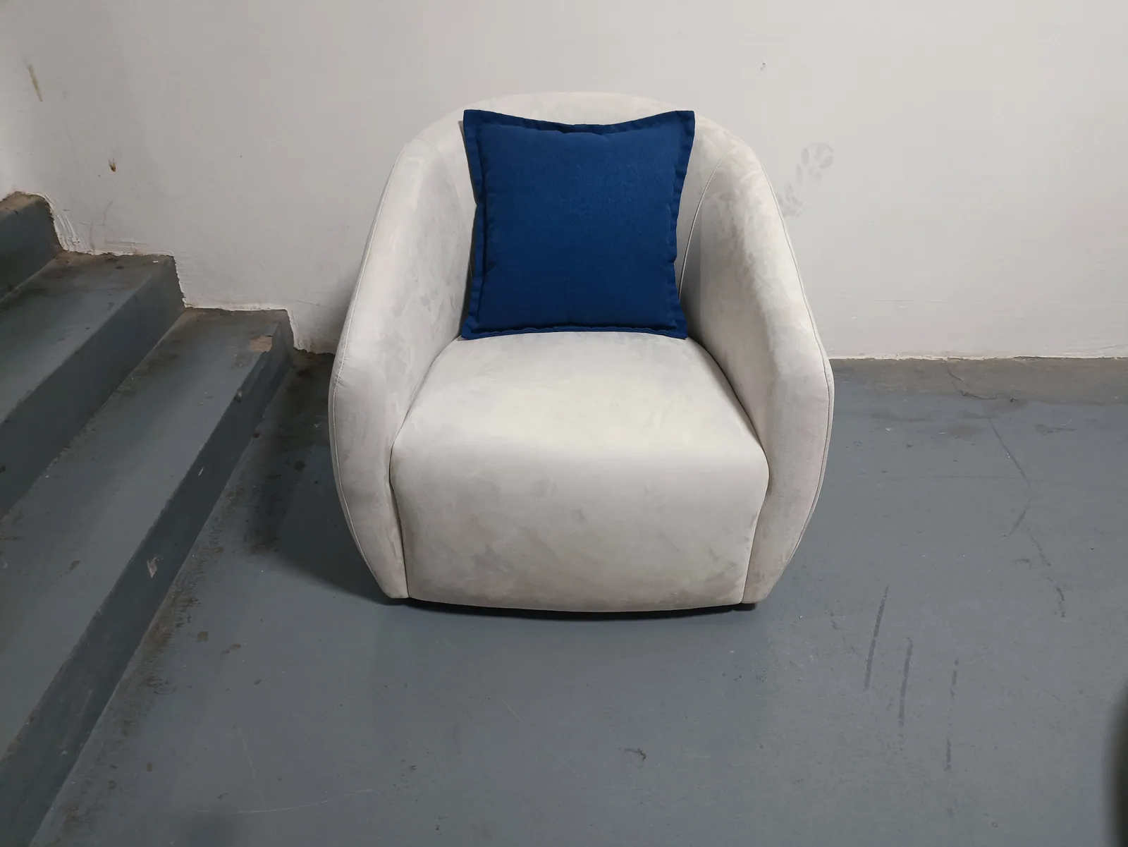 White Tub Lounge Chair for Office Lounge Areas for office lounge, hotel guestroom, commercial space furniture projects