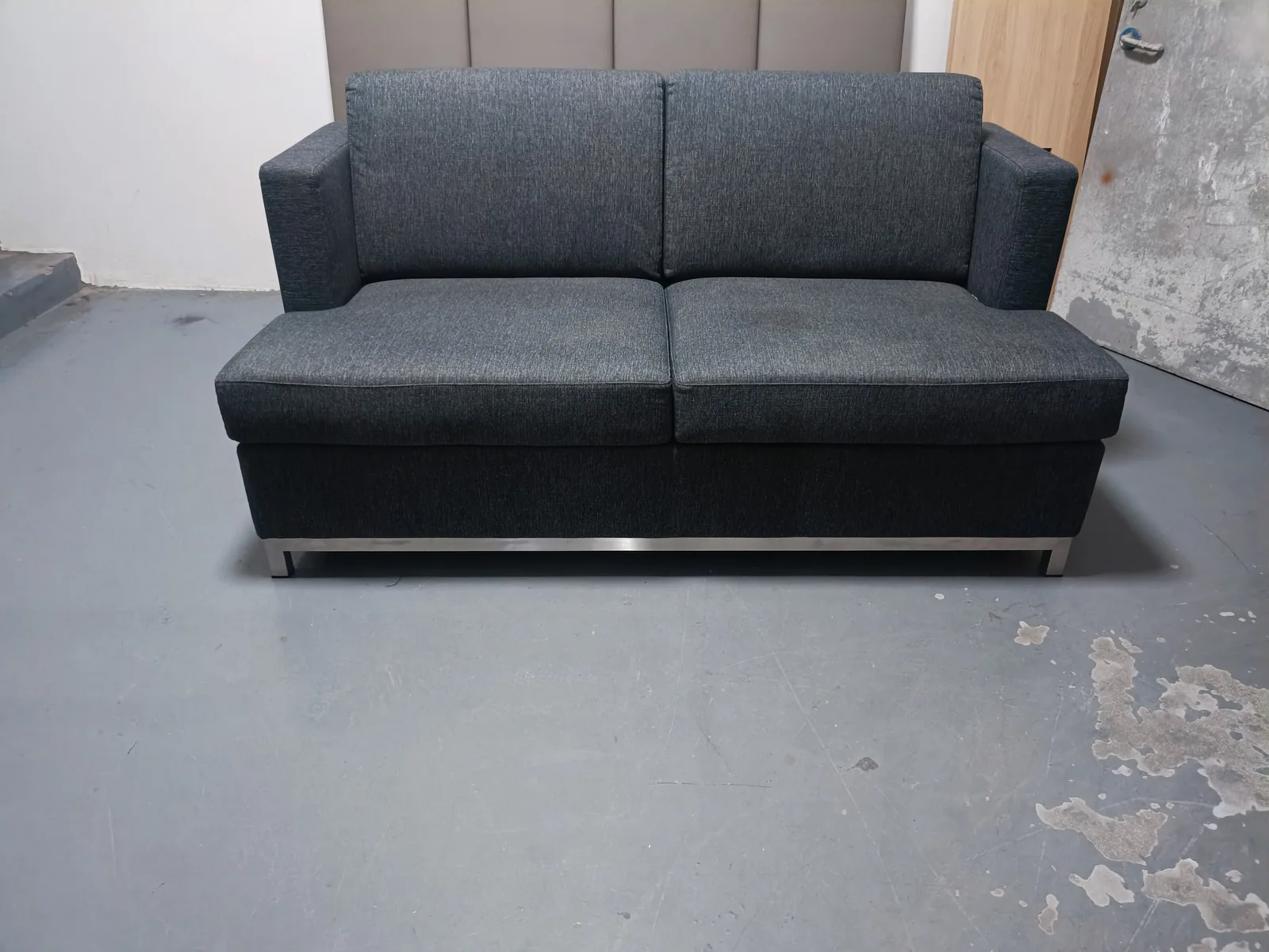 Dark Grey Pull-Out Sofa Bed for Office Lounge and Guestroom Use for office lounge, hotel guestroom, apartment project furniture projects