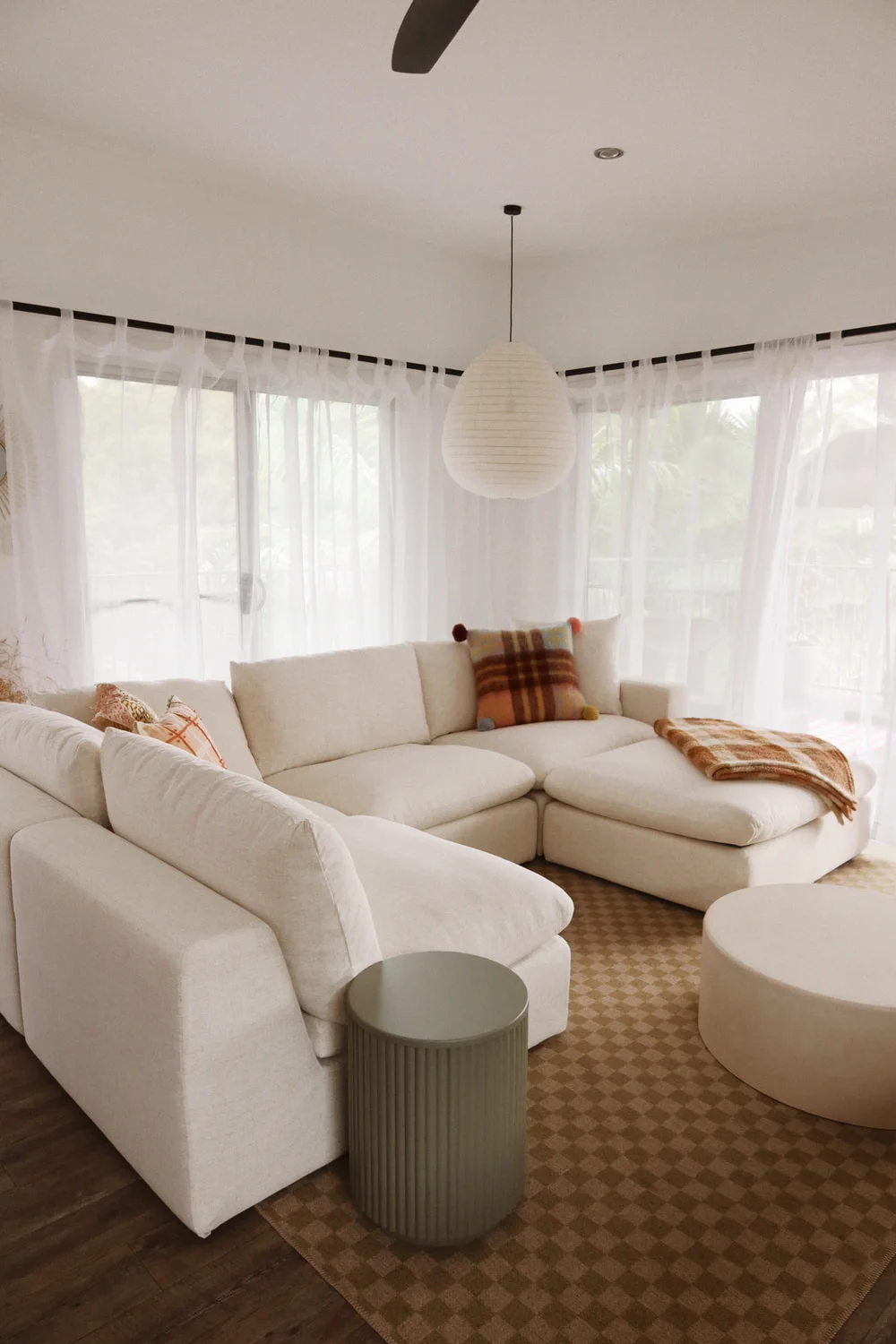 Modular sofa for apartment living room with chaise and ottoman Modular sofa for apartment living room with chaise and ottoman
