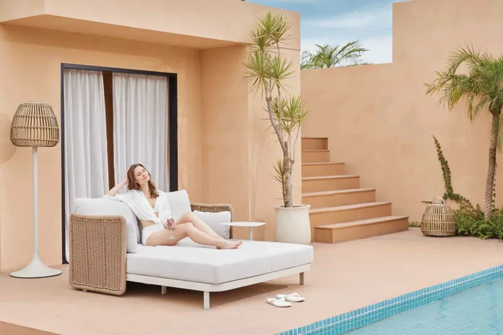 Resort poolside furniture Resort hotel furniture with an outdoor poolside daybed