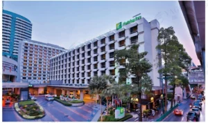 Holiday Inn Bangkok hotel exterior